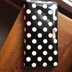 Retro Kate Spade wallet. So very “I Love Lucy”.